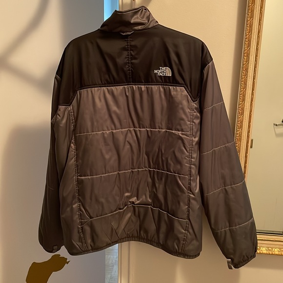 North face grey and black lightweight puffer jacket - Picture 4 of 4